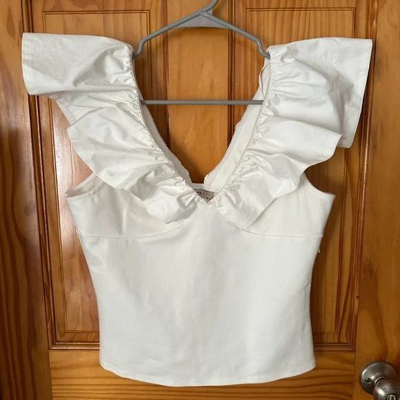 NWT Elegant White Ruffle Top bought at Anthropologie - Picture 8 of 10